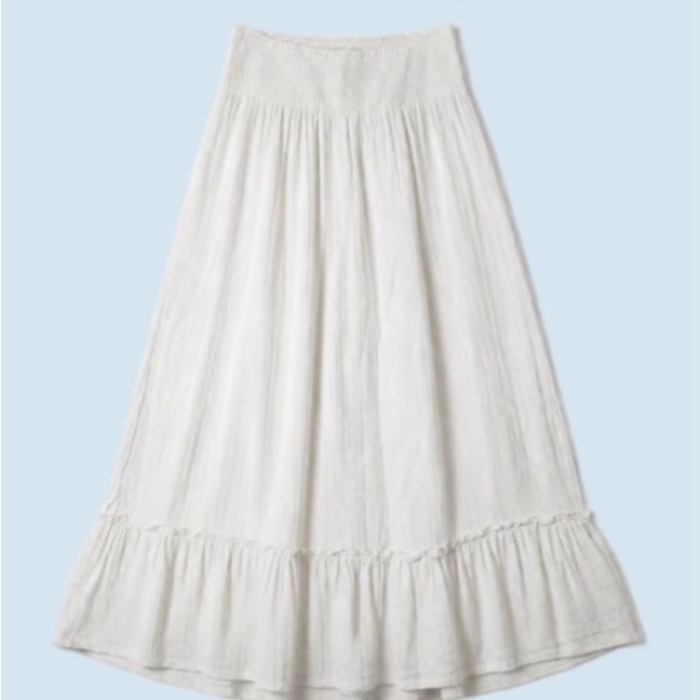 Quince White Organic Cotton Tiered Skirt —
🤍 Airy | Textured